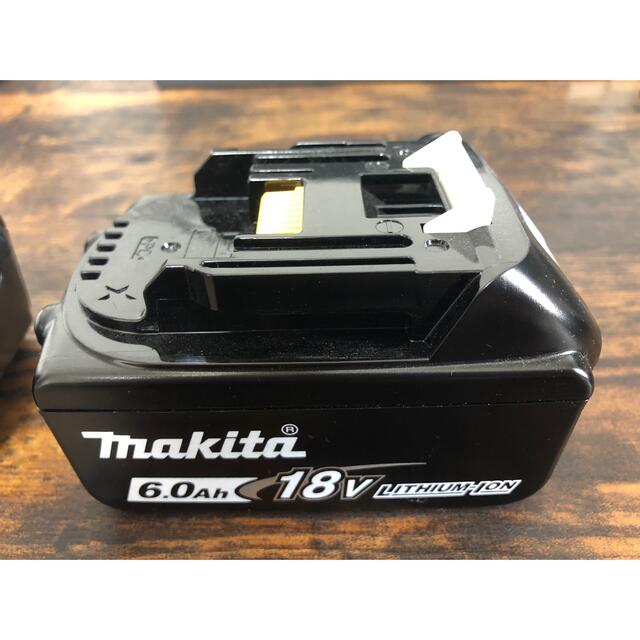 Makita(マキタ)の【2個セット】中古品マキタ バッテリーBL1860B スマホ/家電/カメラのスマホ/家電/カメラ その他(その他)の商品写真