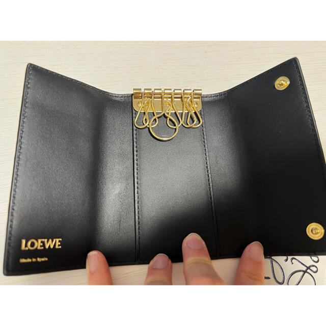 LOEWE(ロエベ)の超美品　ロエベ リピートキーケース エンボスシルクカーフ レディースのファッション小物(キーケース)の商品写真