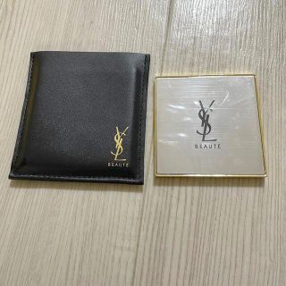 イヴサンローランボーテ(Yves Saint Laurent Beaute)のYSLノベルティ鏡(ミラー)