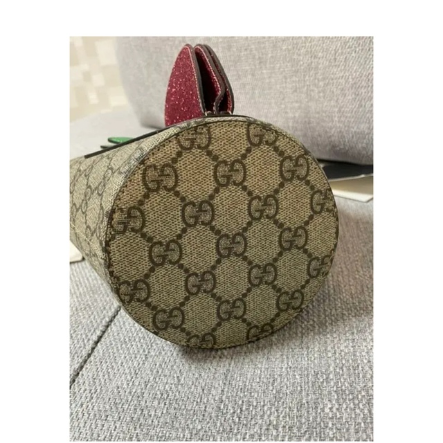 LOUIS VUITTON - 新品未使用　キッズ　【GUCCI】3Dストロベリー バケットバッグ