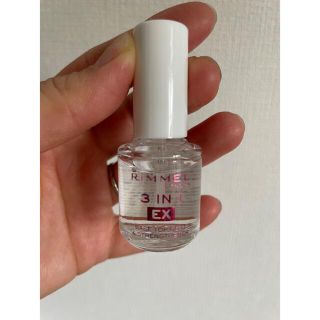 リンメル(RIMMEL)の速乾でバズったネイルマニキュア(ネイルトップコート/ベースコート)