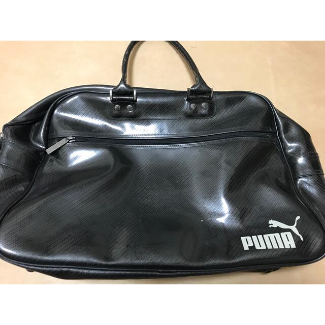 PUMA(プーマ)のPUMA エナメルボストンバッグ　約マチ16x幅45x高さ31cm メンズのバッグ(ボストンバッグ)の商品写真