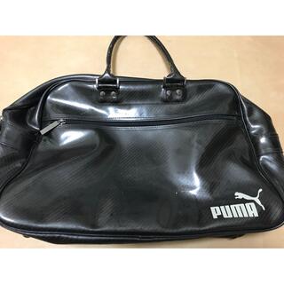 プーマ(PUMA)のPUMA エナメルボストンバッグ　約マチ16x幅45x高さ31cm(ボストンバッグ)