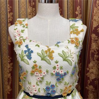 Lois CRAYON - ロイスクレヨン 花柄刺繍ワンピース Mサイズの通販 by