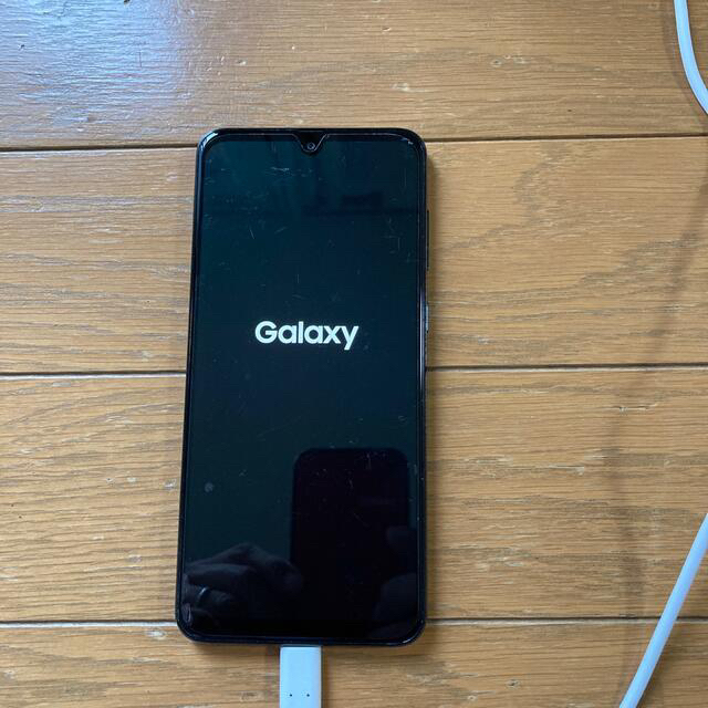 GALAXY a30  SCV 64G   色・ブラック　simロック解除済 スマホ/家電/カメラのスマートフォン/携帯電話(スマートフォン本体)の商品写真
