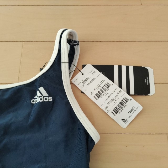 adidas学生水着