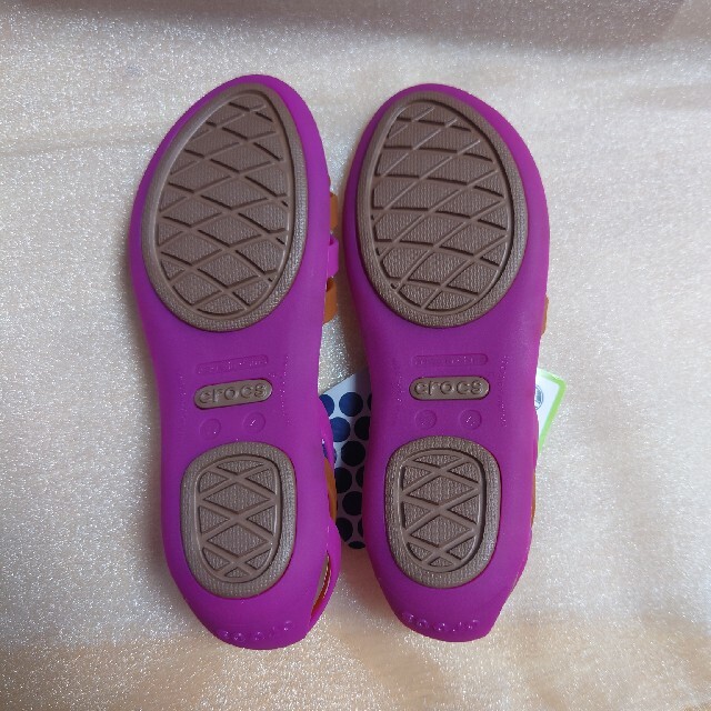 crocs(クロックス)の▼セール▼クロックス W4 ワラチェ フラットサンダル レディースの靴/シューズ(サンダル)の商品写真