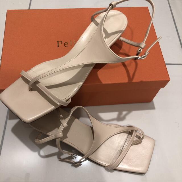 美品Pelleterno 38ベージュ サンダル kapasitas.sisamaks.bandungkab.go.id
