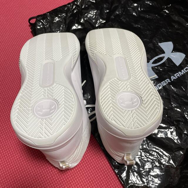 UNDER ARMOUR - お値下げ 新品 アンダーアーマーのハイカット UNDER ARMOUR - お値下げ 新品 アンダーアーマーのハイカット