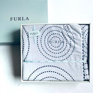 フルラ(Furla)の【新品未使用】FURLA フルラ 綿毛布 刺繍ロゴ 渦巻き ブルー(毛布)