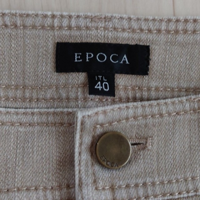 EPOCA(エポカ)のEPOCA ベージュ 花柄デニム レディースのパンツ(カジュアルパンツ)の商品写真