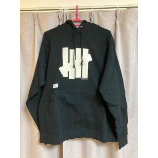 アンディフィーテッド(UNDEFEATED)のW)TAPS UNDEFEATED コラボフーディー(パーカー)