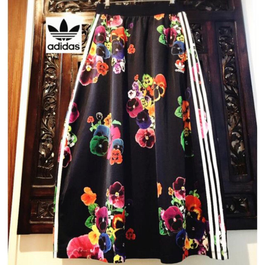 adidas(アディダス)のアディダス ファーム 花柄 パンジー セットアップ ジャージ スカート パンツ レディースのジャケット/アウター(ブルゾン)の商品写真