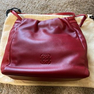 ロエベ(LOEWE)の美品　正規品　LOEWE ナッパハンドバッグ　赤ハンドバッグ　羊革(ハンドバッグ)