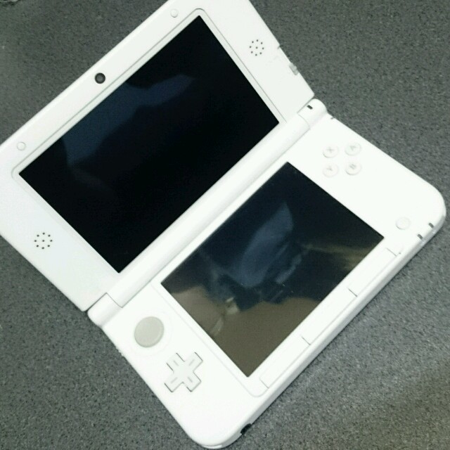 美品 3dsll ホワイト 生産終了の通販 by slim*'s shop｜ラクマ