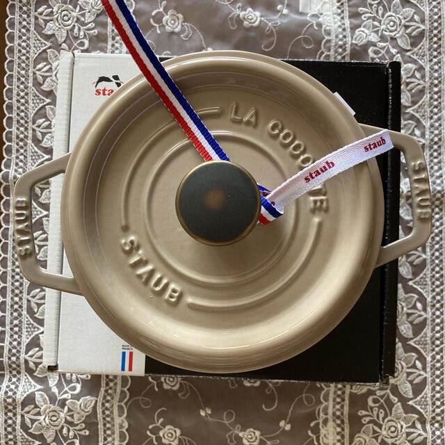 STAUB(ストウブ)の新品未使用　希少　ストウブstaub リネン16 インテリア/住まい/日用品のキッチン/食器(鍋/フライパン)の商品写真