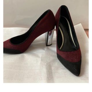 チャールズアンドキース(Charles and Keith)のスエードパンプス 黒　ボルドー　チャールズアンドキース　シルバー　パーティー　(ハイヒール/パンプス)