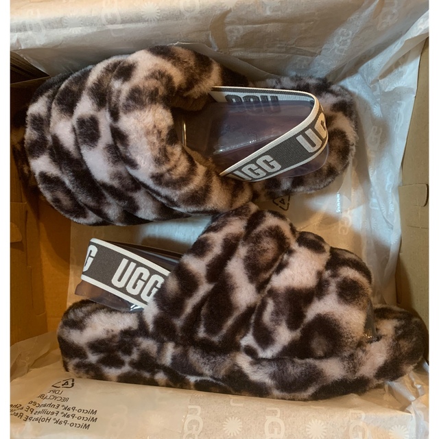 UGG(アグ)のUGG FLUFF YEAH SLIDE PANTHER PRINT レディースの靴/シューズ(サンダル)の商品写真