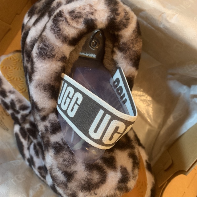 UGG(アグ)のUGG FLUFF YEAH SLIDE PANTHER PRINT レディースの靴/シューズ(サンダル)の商品写真