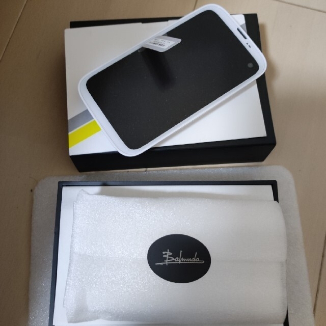 スマートフォン/携帯電話 スマートフォン本体 BALMUDA - 新品 未使用 バルミューダフォン （white ）SIMフリーの通販 