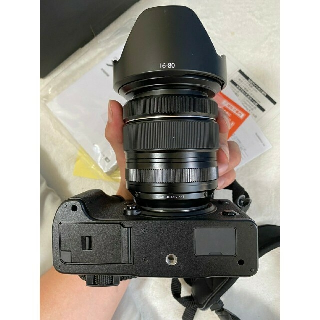 富士フイルム(フジフイルム)の富士フイルム　XT4　XF16-80mm　美品　ブラック　Fujifilm スマホ/家電/カメラのカメラ(デジタル一眼)の商品写真