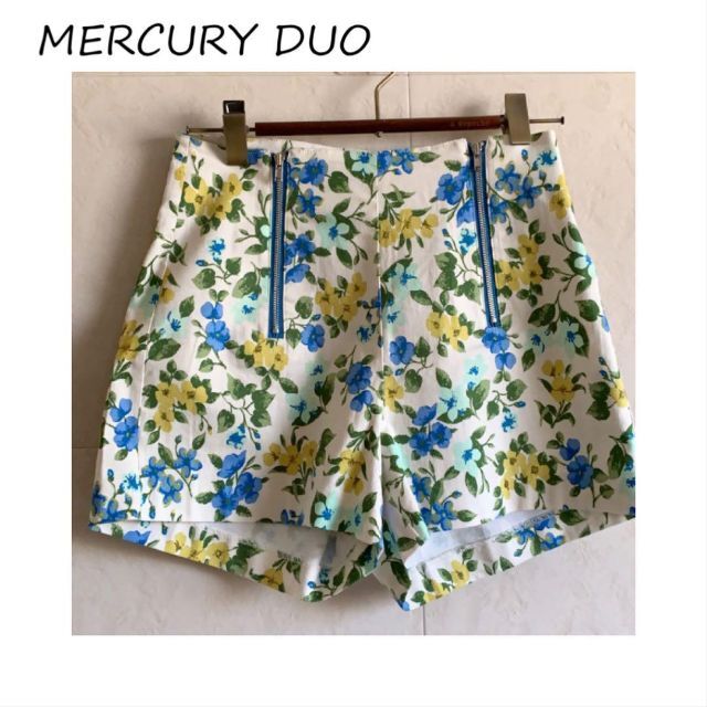 MERCURYDUO(マーキュリーデュオ)のMERCURY DUO マーキュリー デュオ　花柄　ショートパンツ レディースのパンツ(ショートパンツ)の商品写真