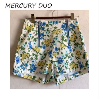 マーキュリーデュオ(MERCURYDUO)のMERCURY DUO マーキュリー デュオ　花柄　ショートパンツ(ショートパンツ)