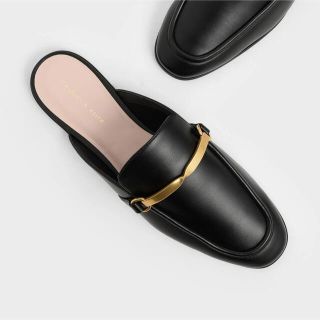 チャールズアンドキース(Charles and Keith)の【美品】CHARLES & KEITH ミュールローファー(ローファー/革靴)