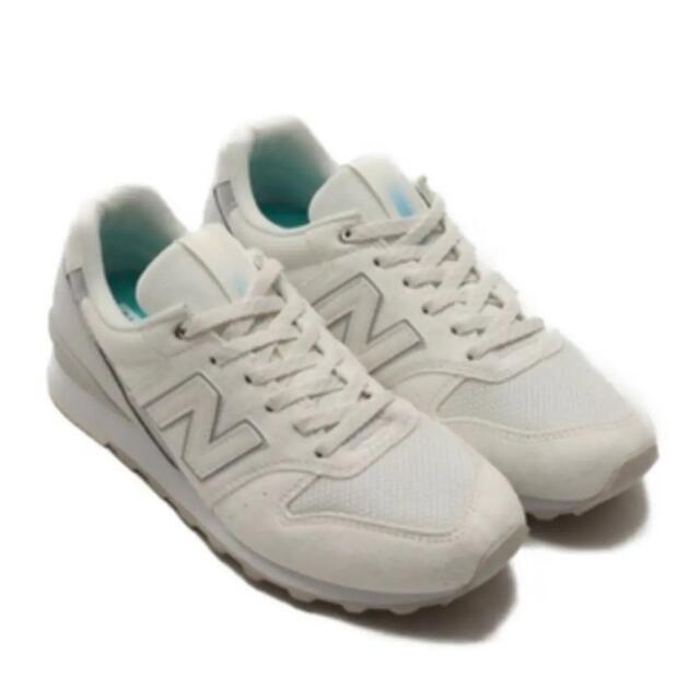 New Balance(ニューバランス)のNew Balance【ニューバランス】ホワイト 22.5cm WL996QE レディースの靴/シューズ(スニーカー)の商品写真