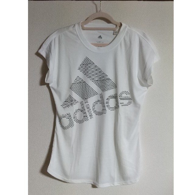 adidas(アディダス)の『アディダス』ロゴTシャツ レディースのトップス(Tシャツ(半袖/袖なし))の商品写真
