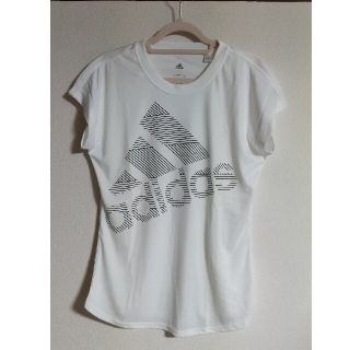 アディダス(adidas)の『アディダス』ロゴTシャツ(Tシャツ(半袖/袖なし))