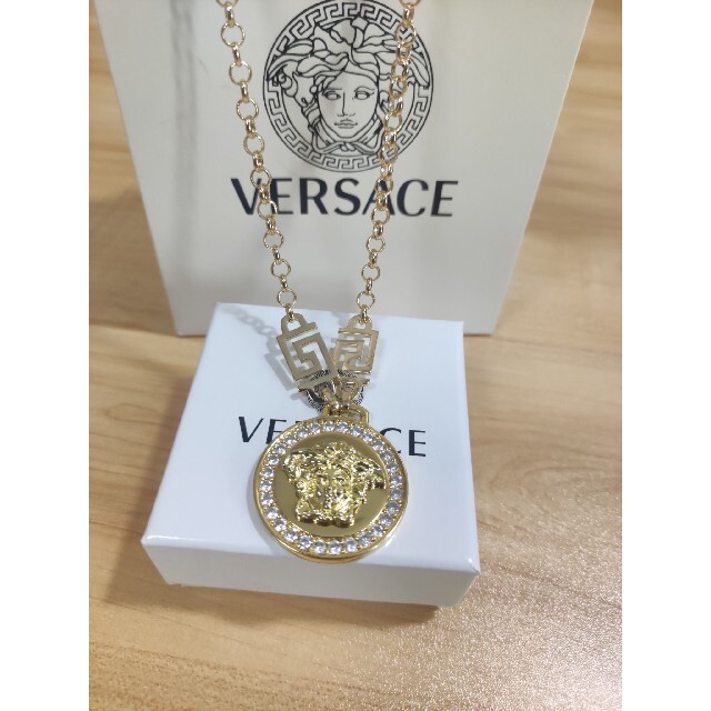 められる≣ VERSACE - 超美品ヴェルサーチ ネックレスの通販 by