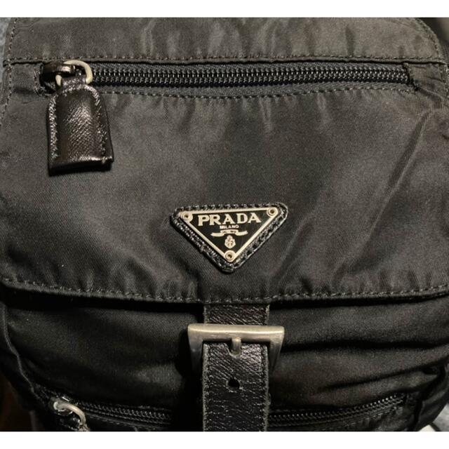 PRADA(プラダ)の【正規美品/送料無料】PRADA ナイロンバックパック 三角プレート レディースのバッグ(リュック/バックパック)の商品写真