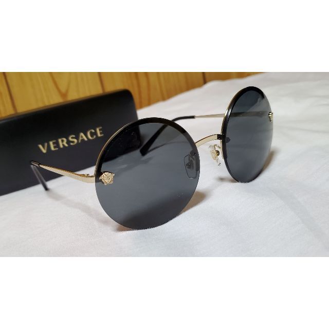 VERSACE - 正規新古 ヴェルサーチ クラシック メデューサロゴ VERSACE - 正規新古 ヴェルサーチ クラシック メデューサロゴ