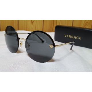 ヴェルサーチ(VERSACE)の正規新古 ヴェルサーチ クラシック メデューサロゴ ラウンドサングラス黒 付属有(サングラス/メガネ)