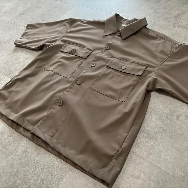 GU(ジーユー)の新品 シャツ オーバーシャツ オープンシャツ 半袖シャツ メンズ GU ベージュ メンズのトップス(シャツ)の商品写真