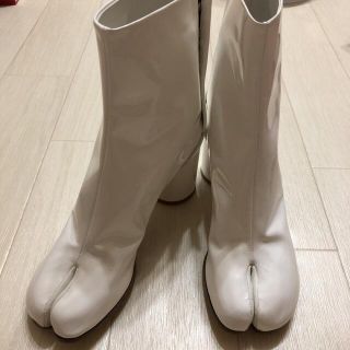 マルタンマルジェラ(Maison Martin Margiela)の【新品】Margiela tabi ホワイトブーツ(ブーツ)