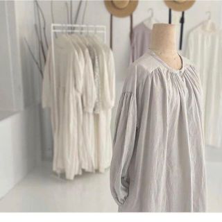 ネストローブ(nest Robe)のさざなみリネン　ミスト　新品(ロングワンピース/マキシワンピース)