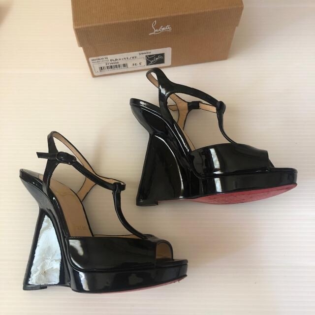 Christian Louboutin クリスチャンルブタン サンダル 金子綾