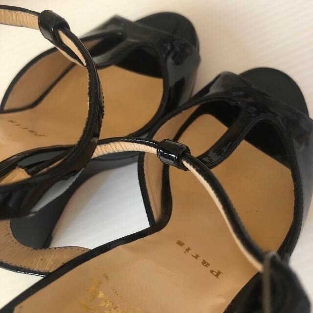Christian Louboutin クリスチャンルブタン サンダル 金子綾