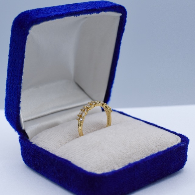 3種カット ダイヤモンド！ 18金 イエローゴールド デザイン リング  レディースのアクセサリー(リング(指輪))の商品写真