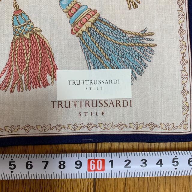 Trussardi(トラサルディ)の新品未使用　TRUSSARDI ハンカチ レディースのファッション小物(ハンカチ)の商品写真