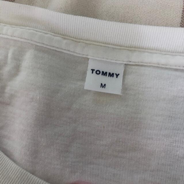 TOMMY HILFIGER(トミーヒルフィガー)のトミー白Tシャツ中古♡ロゴ×蛍光ピンクTOMMYホワイトM大きめ！ レディースのトップス(Tシャツ(半袖/袖なし))の商品写真