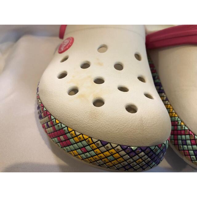 crocs(クロックス)のクロックス　白　サンダル　 キッズ/ベビー/マタニティのキッズ靴/シューズ(15cm~)(サンダル)の商品写真