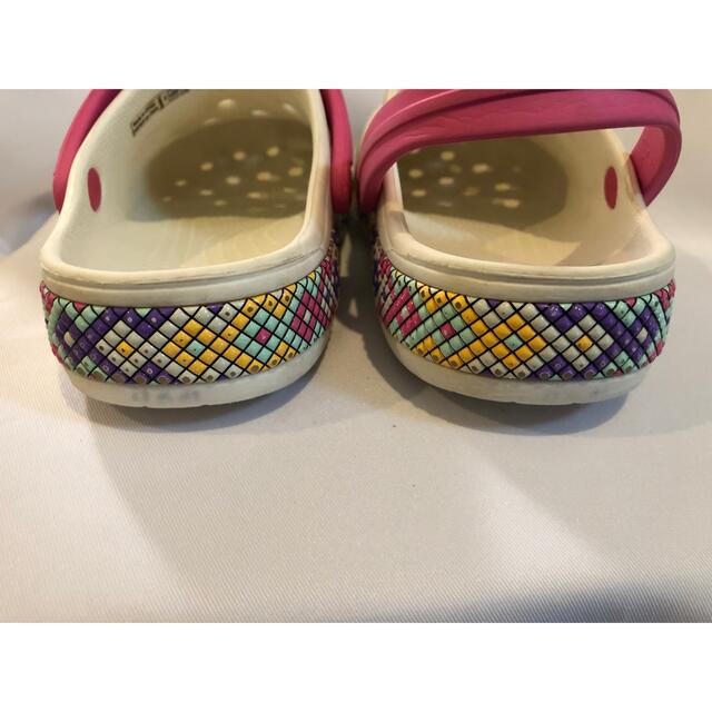 crocs(クロックス)のクロックス　白　サンダル　 キッズ/ベビー/マタニティのキッズ靴/シューズ(15cm~)(サンダル)の商品写真