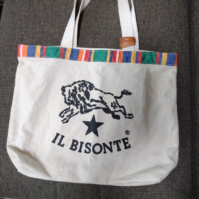 IL BISONTE(イルビゾンテ)のイルビゾンテ　トートバック　ムック本　汚れあり レディースのバッグ(トートバッグ)の商品写真