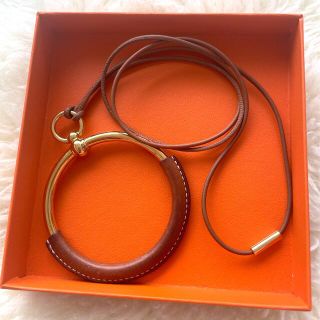 エルメス(Hermes)のエルメス  ループグラン　ブラウン×ゴールド　レザーペンダント　週末値下　正規品(ネックレス)