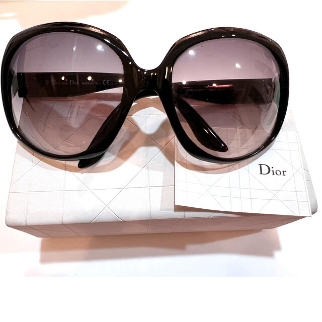 Dior(ディオール)のDior♡ディオール 大きめサングラス グロッシー BLACK 小顔効果 レディースのファッション小物(サングラス/メガネ)の商品写真