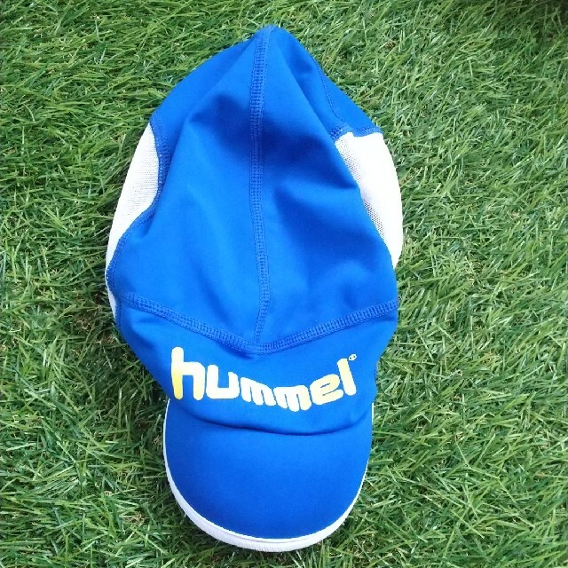 hummel(ヒュンメル)のhummel サッカー キッズ用日除けキャップ スポーツ/アウトドアのサッカー/フットサル(ウェア)の商品写真
