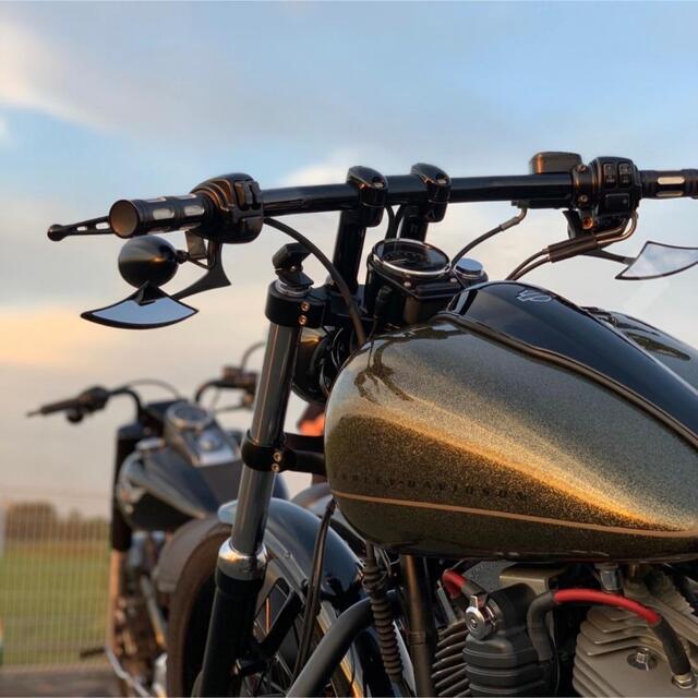 Harley Davidson(ハーレーダビッドソン)のハーレーボルト付　ウイングミラー　8mm 10mm 逆ネジ　ハーレーダビッドソン 自動車/バイクのバイク(パーツ)の商品写真